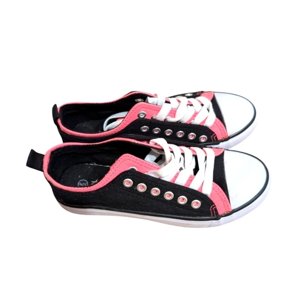 Twisted Woman Canvas KIX Double Upper Lo-Top Sneaker Black/NEONPINK Size 6